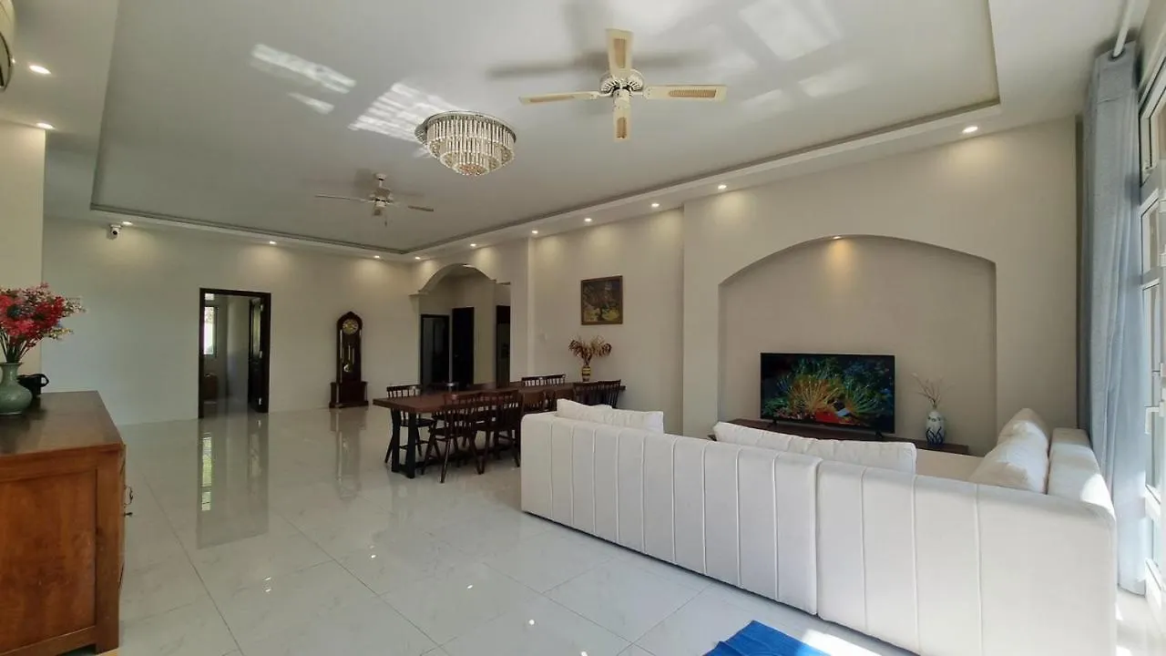Ruby Ocean Villa ニャチャン