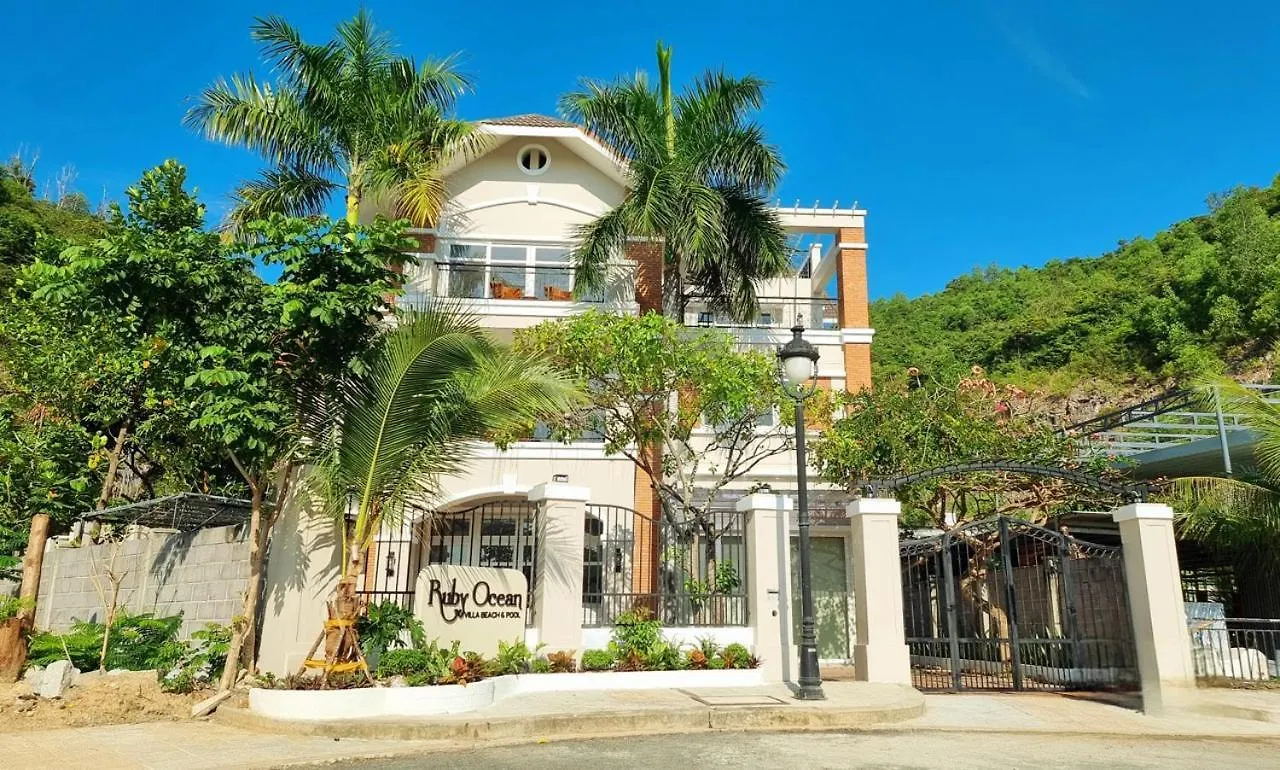Ruby Ocean Villa ニャチャン